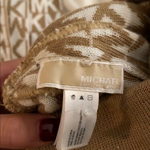 MK SCARF BEANIE SET - Picture 3 of 3